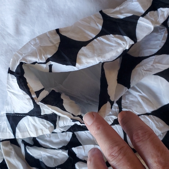 Anne Klein Black and White Skirt Size 4P - Picture 2 of 6